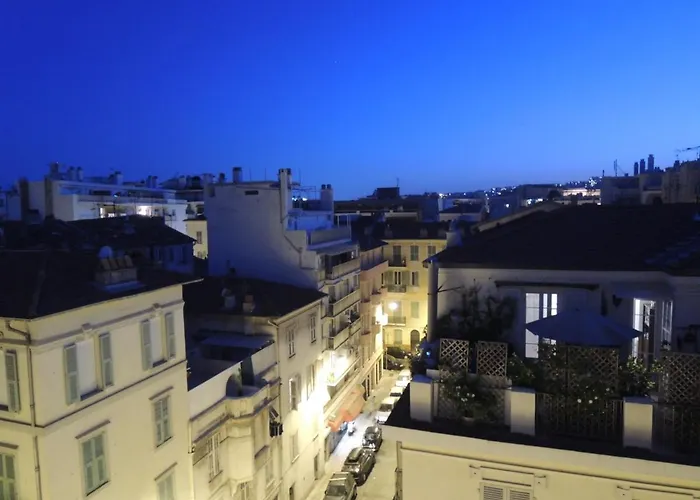 Promenade Sur Les Toits Nizza