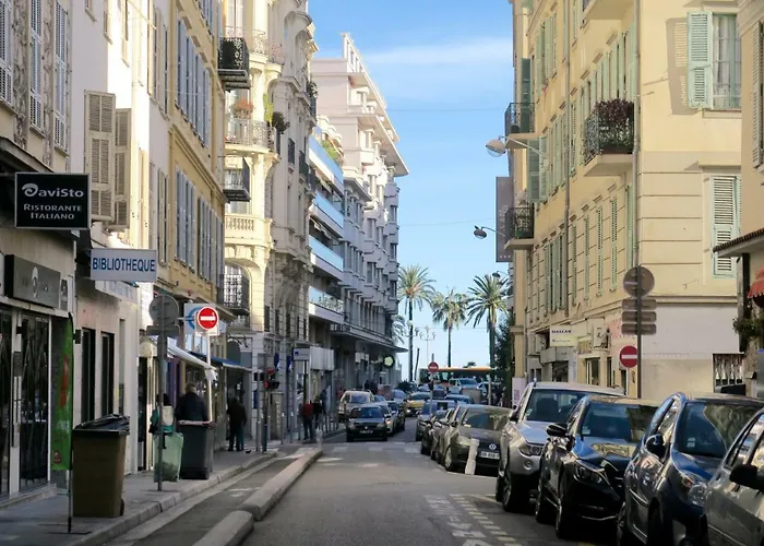 Promenade Sur Les Toits